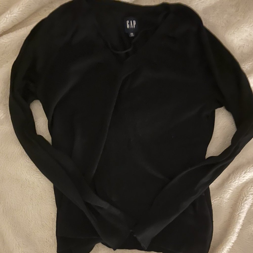 Gap V-Neck Sweater